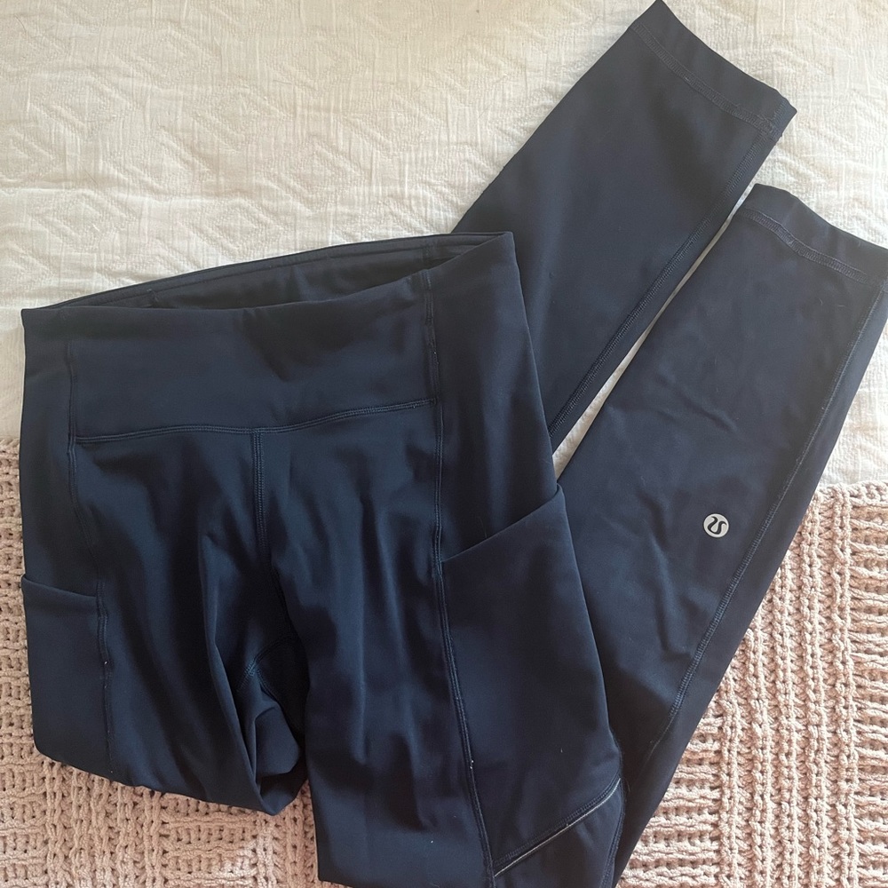 Lululemon navy cropped speed up tights size 2